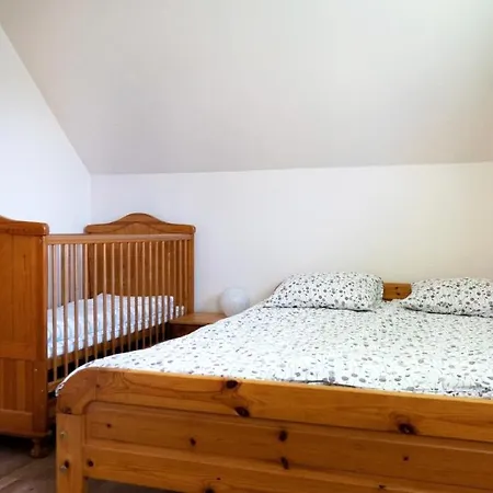 Apartment Hoforras Apartman Hajdunanas