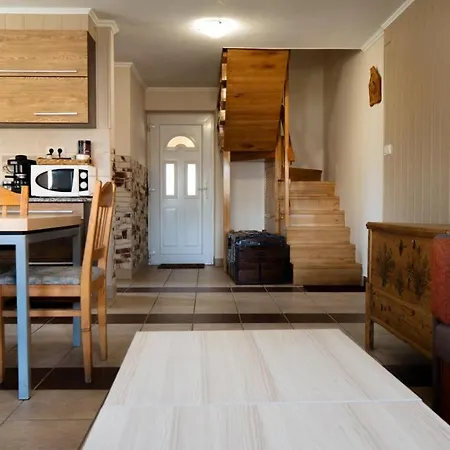 Hoforras Apartman Apartment *