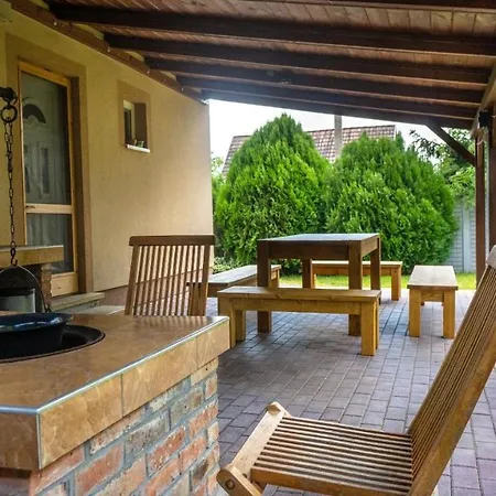 Hoforras Apartman Apartment