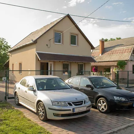 Apartment Hoforras Apartman